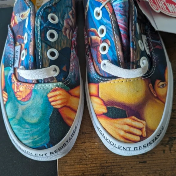 Vans Authentic MOCA Judy Baca Women 5 Triumph Of Chicano Art 072025 - Picture 3 of 9